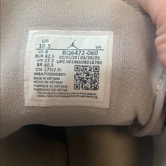 Nike Air Jordan High Top Tennis Shoes - Picture 11 of 14